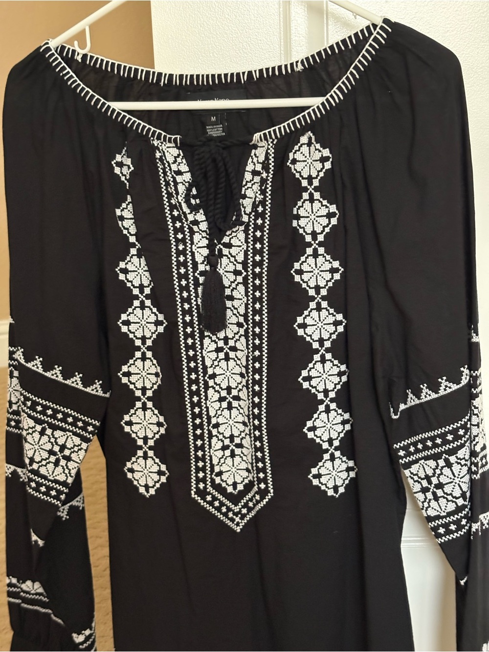 Karen Kane Black Embroidered Long Sleeve Peasant Top M NWOT